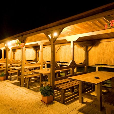 Agriturismo Cascina Roveri Monzambano Buitenkant foto