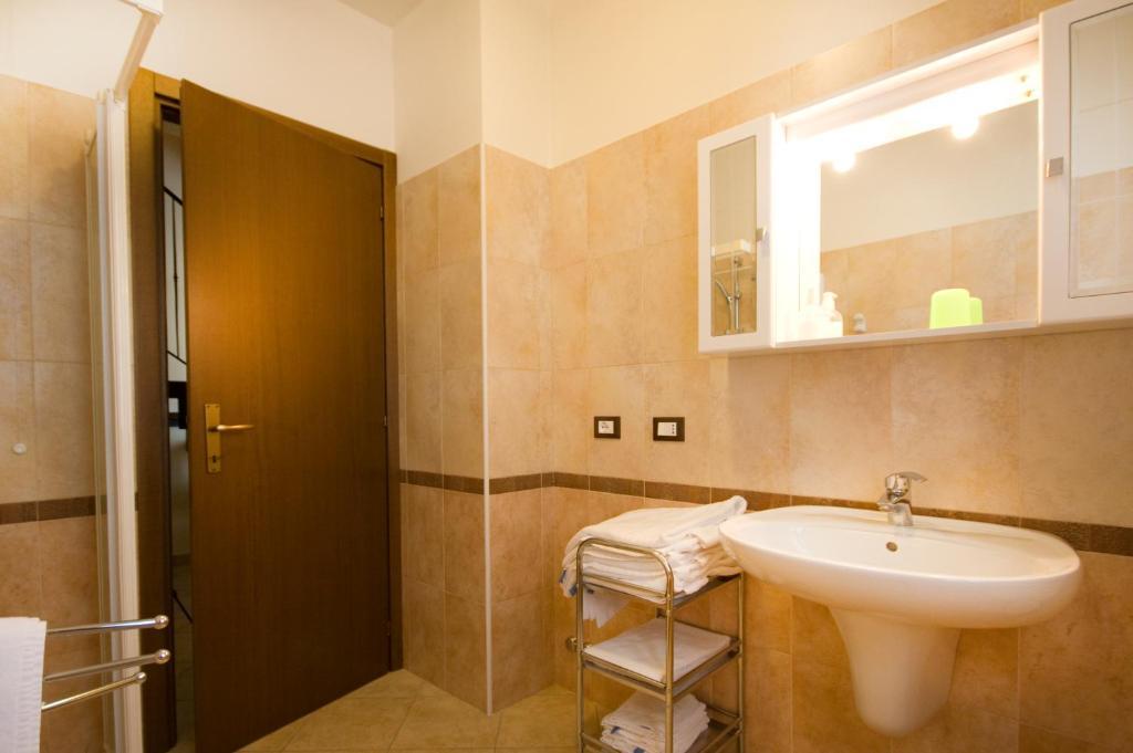Agriturismo Cascina Roveri Monzambano Kamer foto